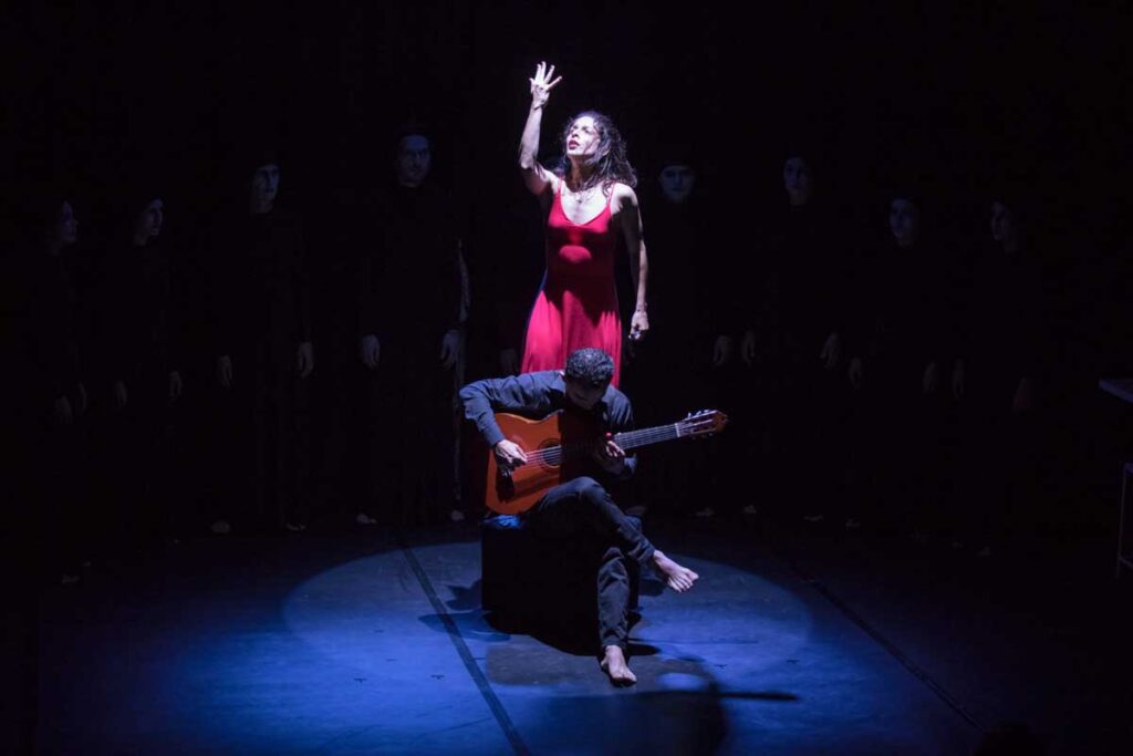 Alicia: drama en cinco actos corales