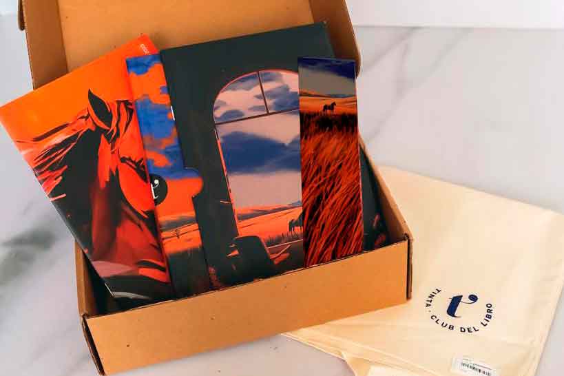 Tinta Club del Libro funciona por medio de suscripciones mensuales o anuales.