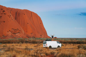 Angélica ladino, la colombiana que recorre australia en una pequeña van