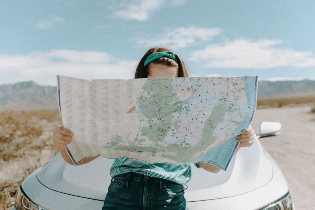 ¿viajaría sin saber el destino? Estas tres empresas organizan vacaciones sorpresa