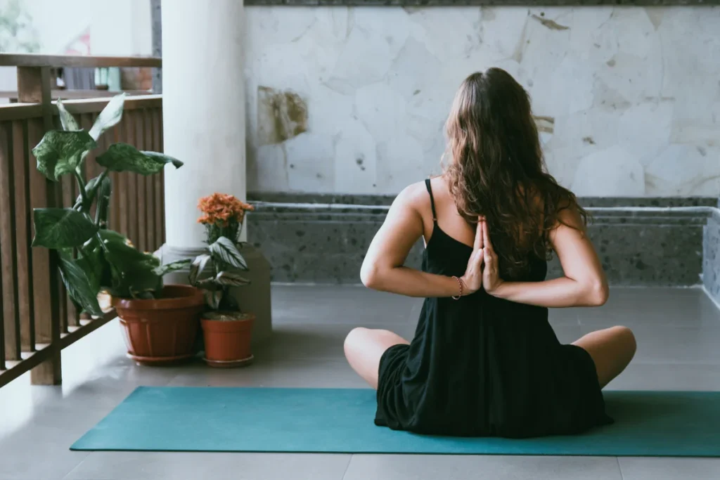 10 minutos de yoga que le ayudarán en sus pausas activas 10 minutos de yoga que le ayudarán en sus pausas activas