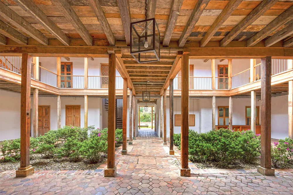 Del mercado de pulgas al lujo artesanal: 5 lugares para ir de compras en bogotá