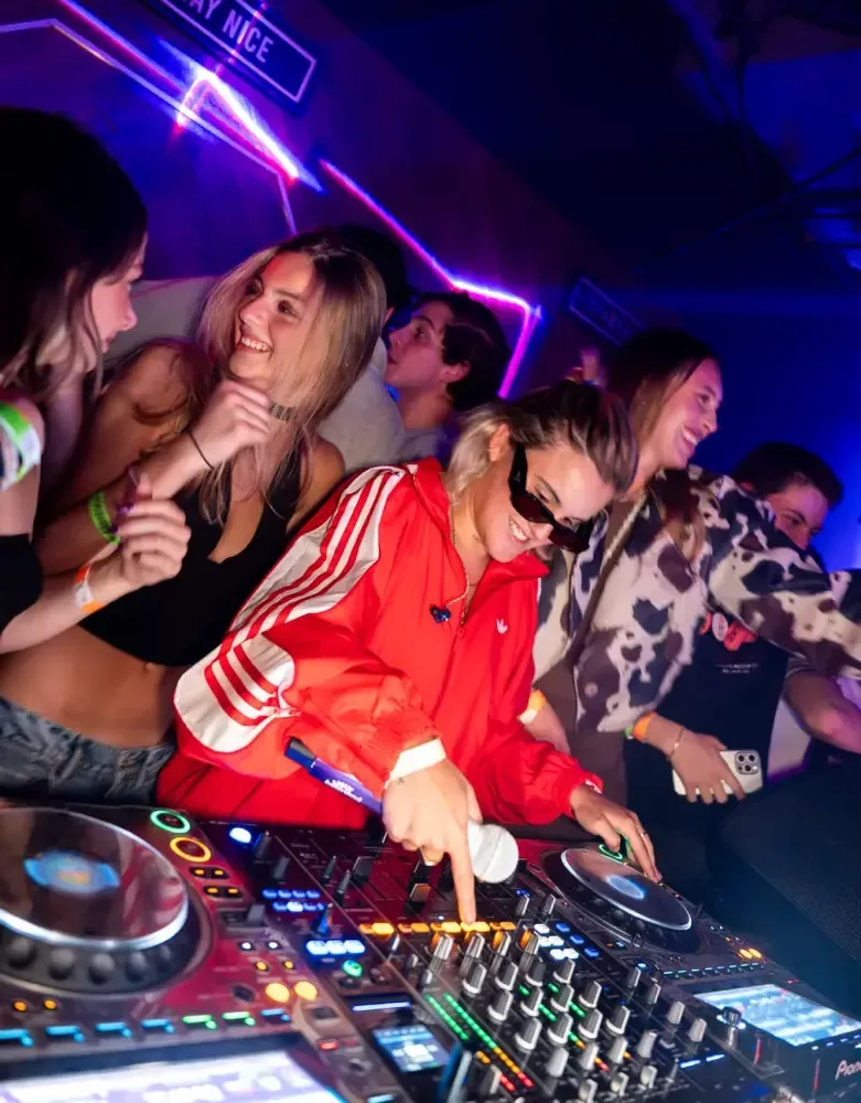 Rumba, secretos y buena música: 5 lugares para vivir la vida nocturna en bogotá