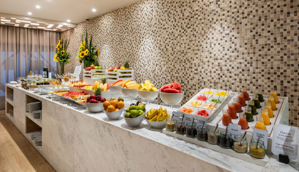 Un brunch para los que saben: así es la propuesta del nh collection wtc royal en bogotá Brunch nh collection bogotá wtc royal