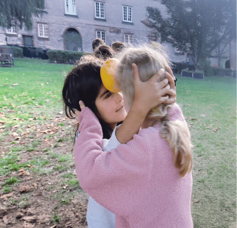 Los juegos infantiles que desaparecen: la conmovedora exposición de francis alÿs en el mamu Francis alÿs
