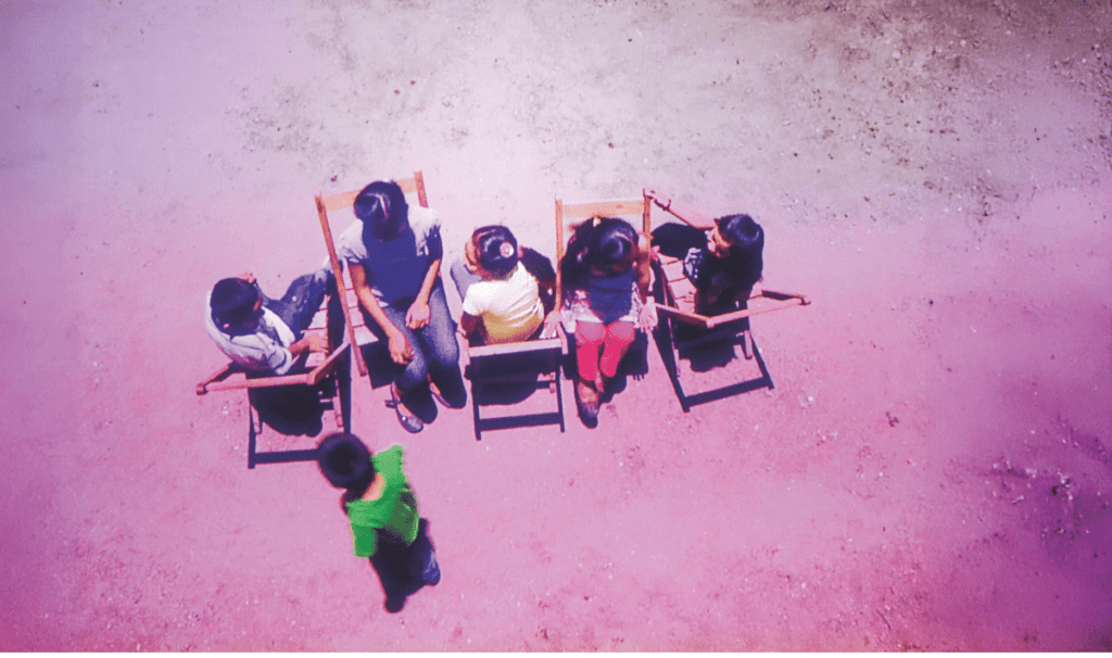 Los juegos infantiles que desaparecen: la conmovedora exposición de francis alÿs en el mamu Francis alÿs