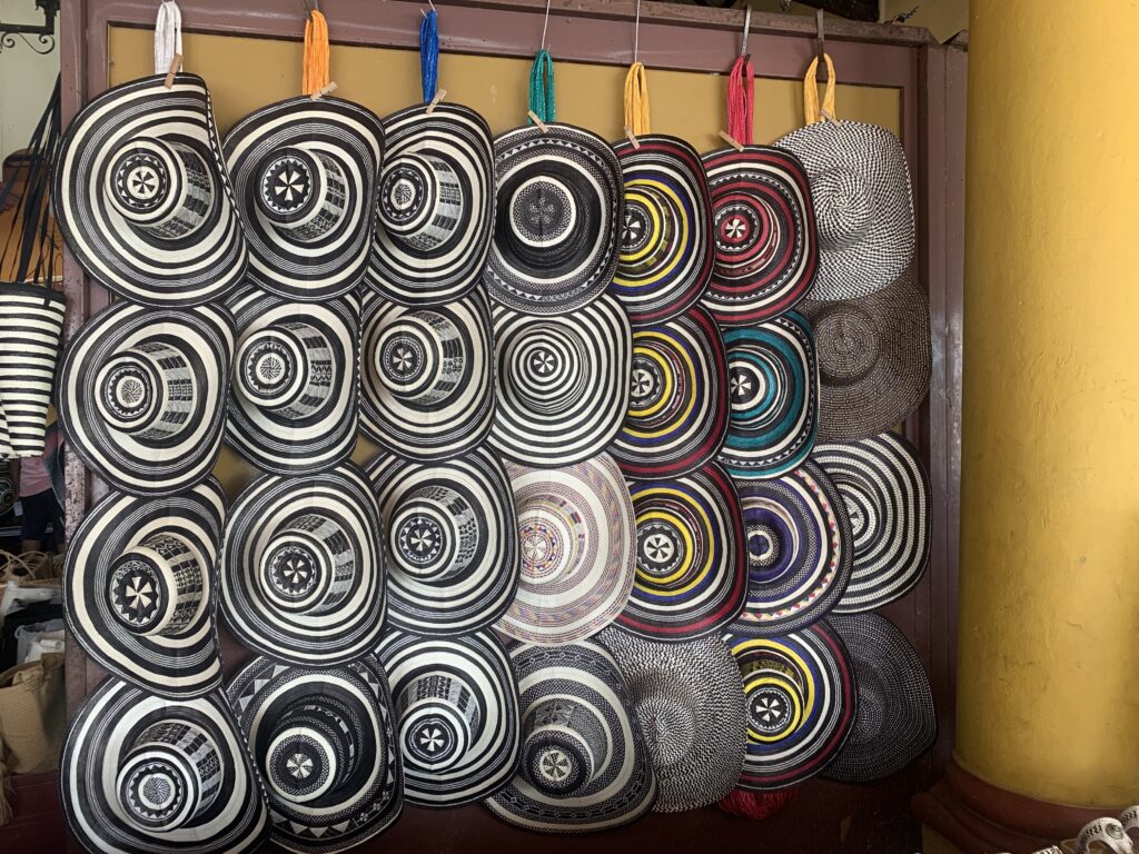 El sombrero vueltiao, la historia de colombia tejida en caña flecha El sombrero vueltiao, la historia de colombia tejida en caña flecha