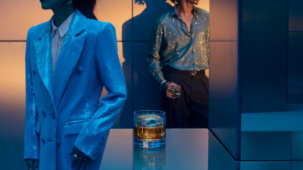 El estilo como el nuevo lujo: la alianza atemporal entre johnnie walker blue label y mario hernández