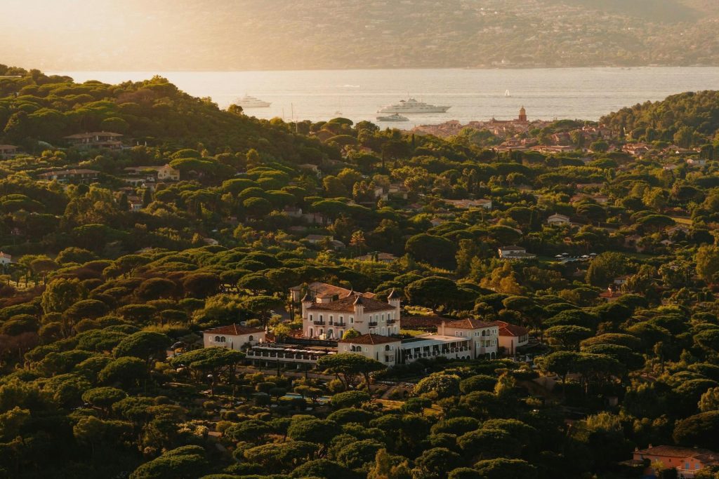 Este es el glamuroso hotel donde se está grabando la cuarta temporada de la serie the white lotus Este es el glamuroso hotel donde se está grabando la cuarta temporada de la serie the white lotus