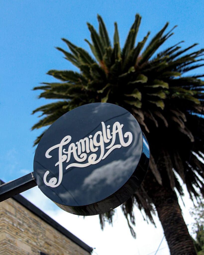 El restaurante famiglia pizzería innova al crear un nuevo espacio para los "amigos de la pizza"