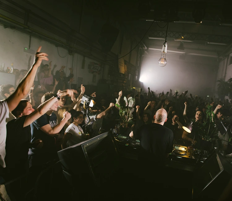 Fiesta nocturna, oppo reno