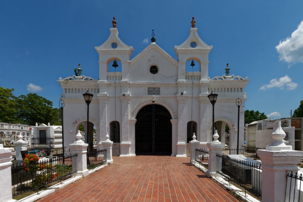 Mompox y sus 7 iglesias: guía de sus paradas imperdibles en semana santa Cementerio mompox