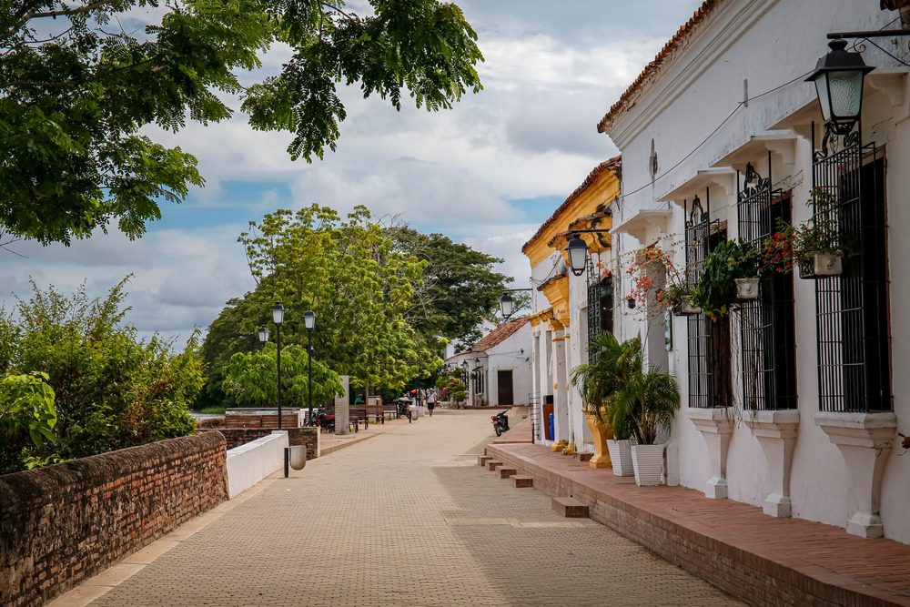 Mompox y sus 7 iglesias: guía de sus paradas imperdibles en semana santa Calle en mompox bolívar