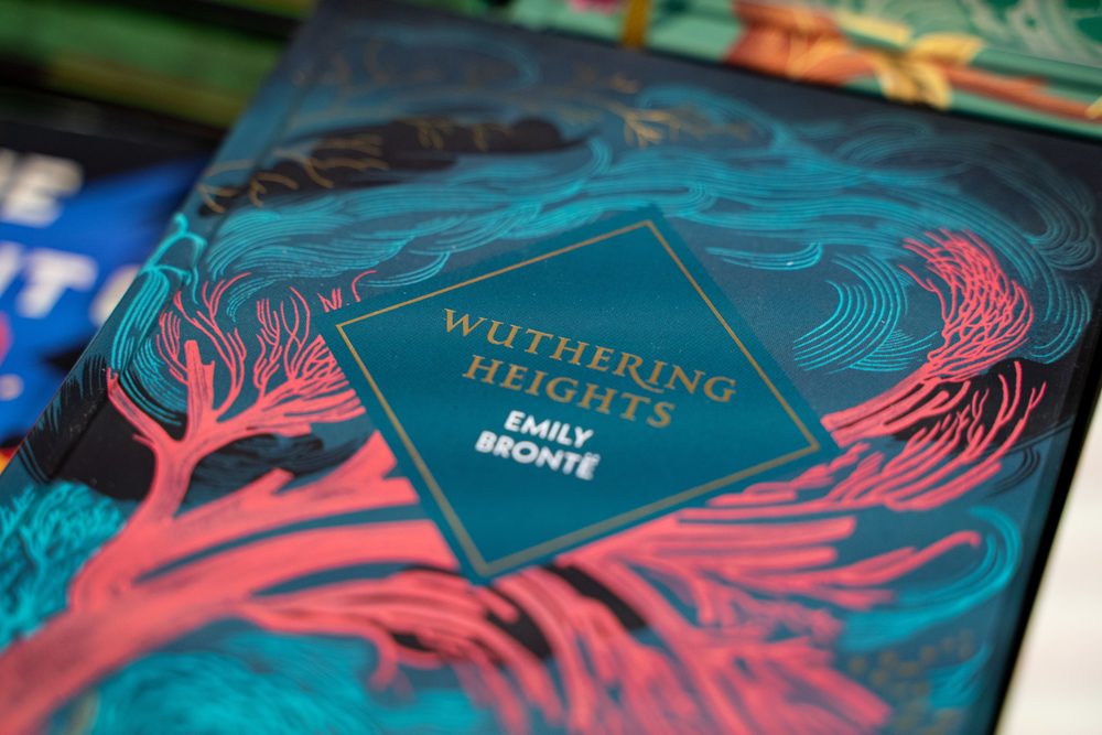 Cumbres borrascosas: las 5 mejores adaptaciones del clásico de emily brontë Portada del libro cumbres borrascosas