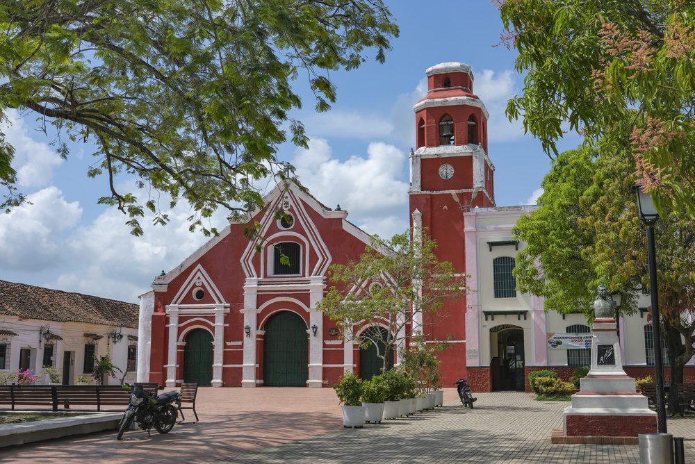 Mompox y sus 7 iglesias: guía de sus paradas imperdibles en semana santa Iglesia de san francisco en santa cruz de mompox