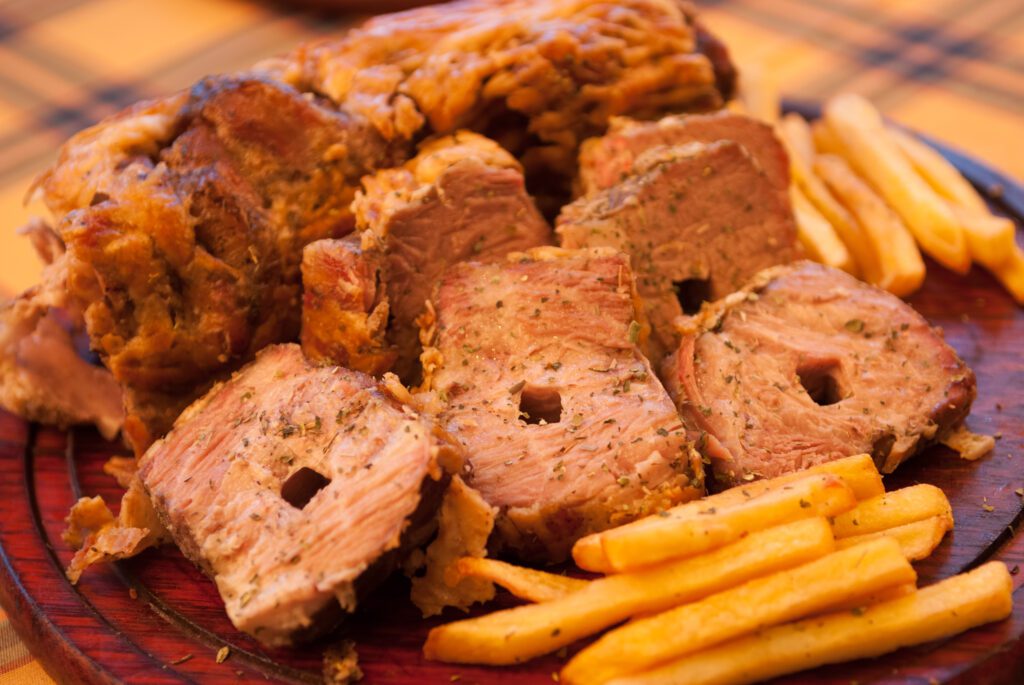 La lechona tolimense pierde terreno en tasteatlas: cae del cuarto al puesto 42 entre los mejores platos de cerdo del mundo